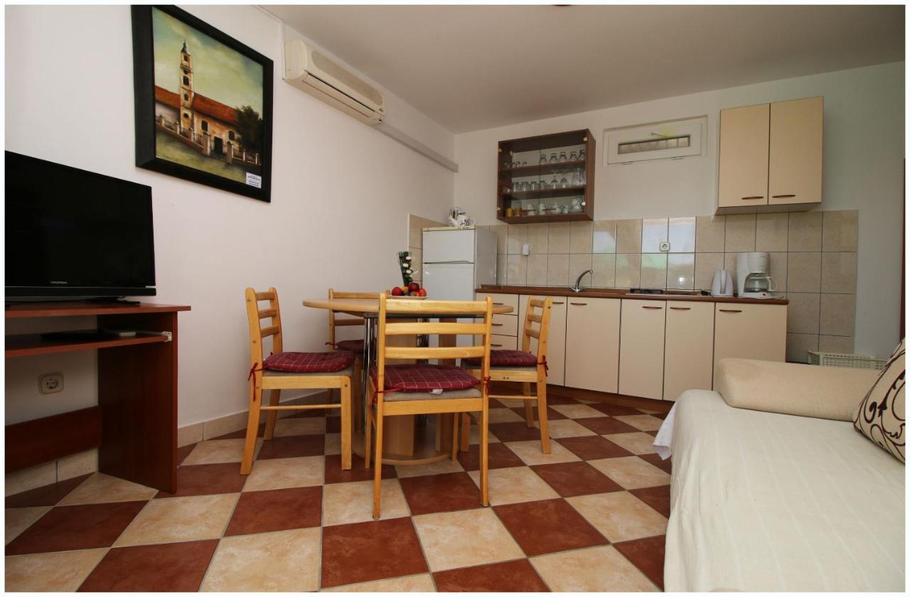Apartments Elvis Primošten المظهر الخارجي الصورة