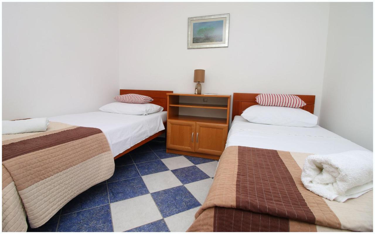 Apartments Elvis Primošten المظهر الخارجي الصورة