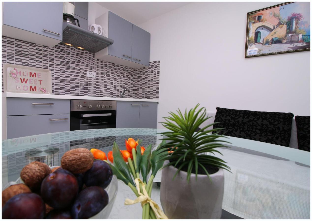 Apartments Elvis Primošten المظهر الخارجي الصورة